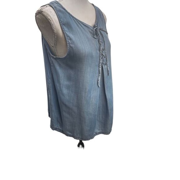 ￼two by Vince Compto ￼ sleeveless denim top ties at the back or the front size m - Picture 2 of 14